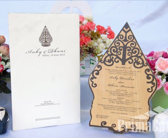 Kartu Undangan Tradisional
